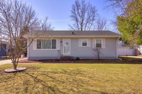 170 Gray Ave, Waukee, IA 50263