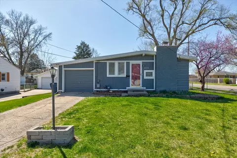 4132 69th St, Urbandale, IA 50322