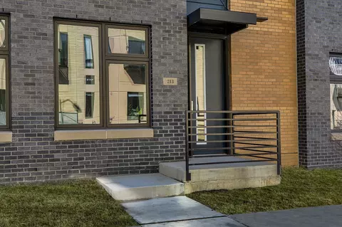 213 Maple St, Des Moines, IA 50309