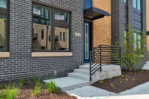 225 Maple St, Des Moines, IA 50309