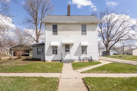 307 2nd Ave SW, State Center, IA 50247