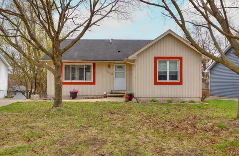 701 Hickory Hill Ln, Des Moines, IA 50317
