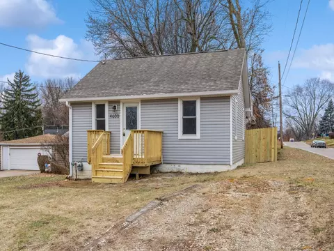 4600 SW 5th St, Des Moines, IA 50315
