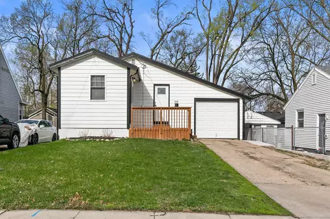 616 SW 60th St, Des Moines, IA 50312