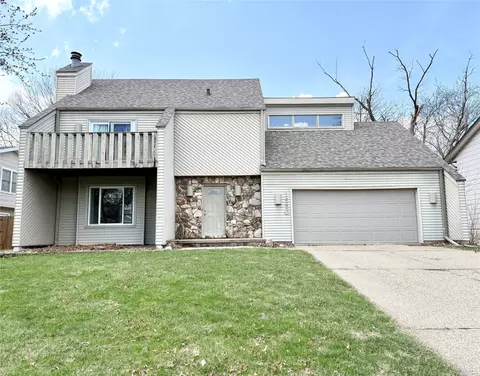 1550 NW 91st St, Clive, IA 50325