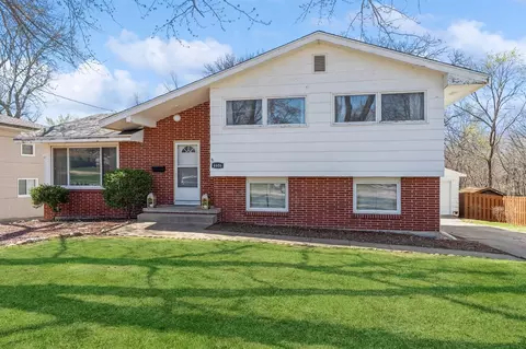 4606 40th St, Des Moines, IA 50310
