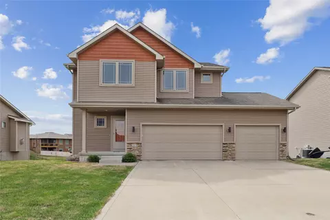 250 NE Fox Run Trl, Waukee, IA 50263
