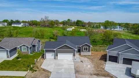 2914 Prairieside Pl, Norwalk, IA 50211