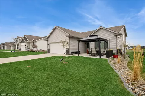 2712 NW 25th St, Ankeny, IA 50023