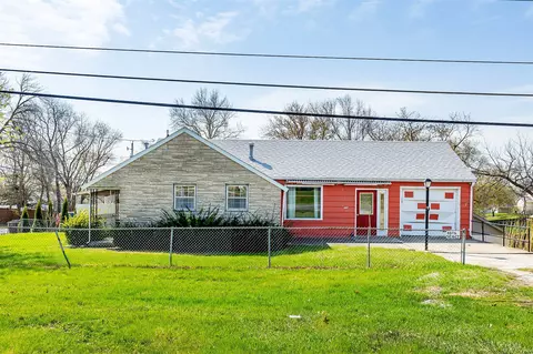 4006 SE 16th Ct, Des Moines, IA 50320