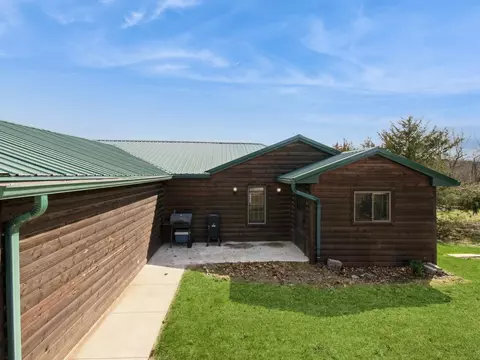 8128 Linden St, Dexter, IA 50070