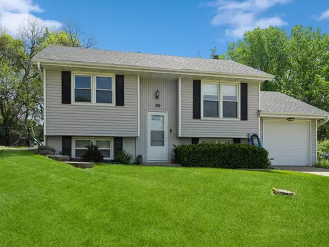 100 W 8th Ave, Indianola, IA 50125