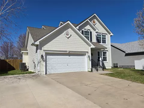 702 SE Dovetail Rd, Grimes, IA 50111