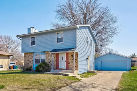 4405 71st St, Urbandale, IA 50322