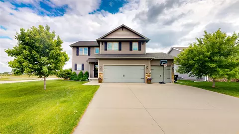 720 SE Driftwood Ln, Waukee, IA 50263