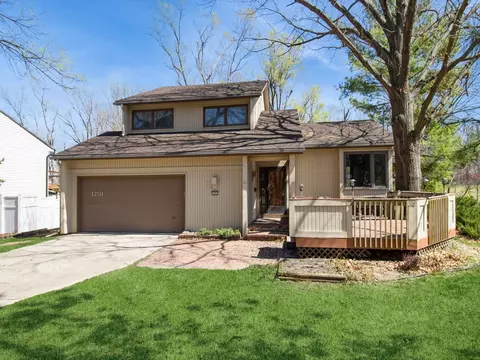 1201 19th St, West Des Moines, IA 50265