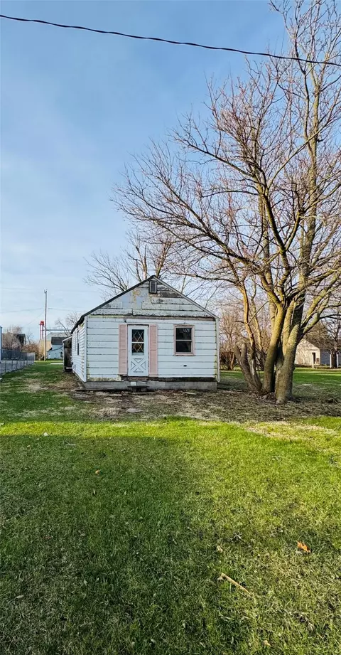 710 Dallas St, Dexter, IA 50070