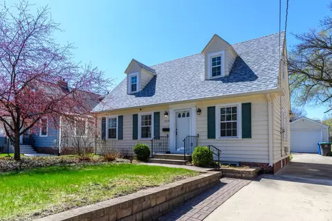 1616 46th St, Des Moines, IA 50310