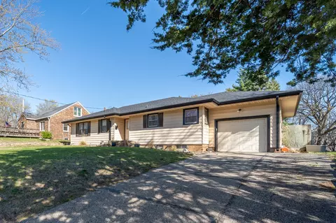 715 Shawnee Ave, Des Moines, IA 50313