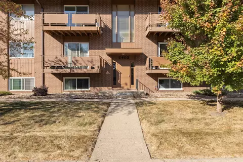 6403 Aurora Ave #5, Urbandale, IA 50322