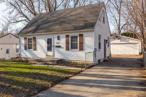 5909 Clark St, Des Moines, IA 50311
