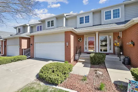 5925 Ep True Pkwy #3, West Des Moines, IA 50266