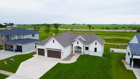 5027 NE Seneca Dr, Ankeny, IA 50021