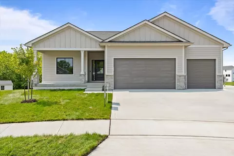 1112 2nd St NE, Altoona, IA 50009