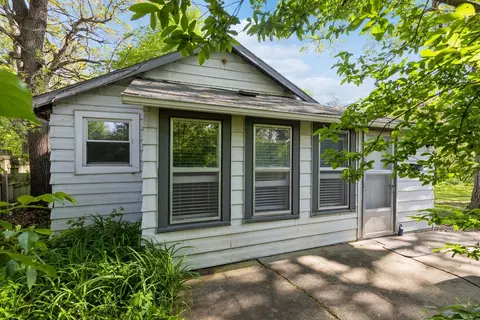 2620 37th St, Des Moines, IA 50310