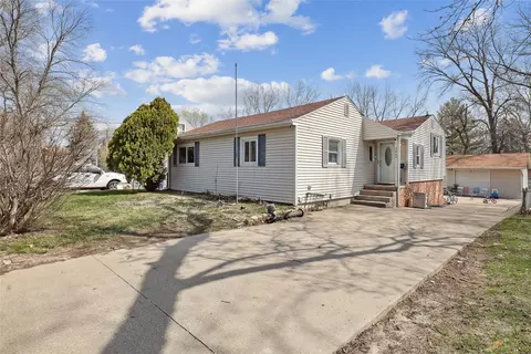 3845 51st St, Des Moines, IA 50310