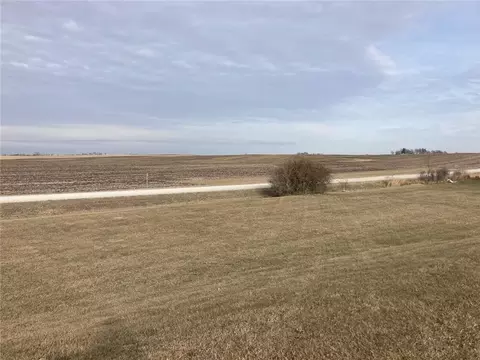 107 Lake Shore Dr, Dallas Center, IA 50063