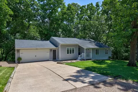 1491 Circle Dr, Knoxville, IA 50138