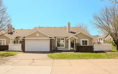 9516 Garnet Ln, Johnston, IA 50131