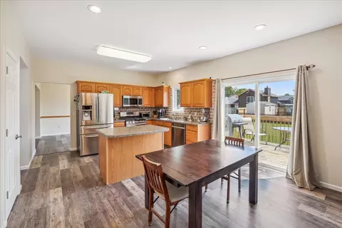 5417 NW 92nd St, Johnston, IA 50131