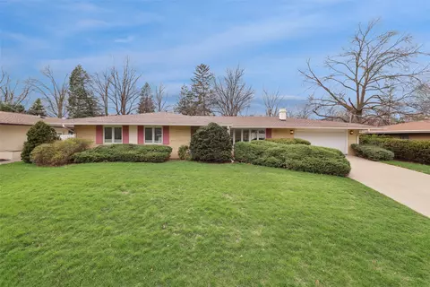 3106 Mary Lynn Dr, Urbandale, IA 50322