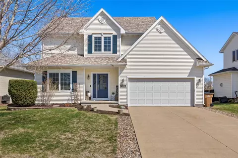 822 Edgewater Dr, Polk City, IA 50226