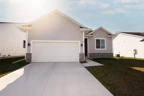 127 Destiny Dr, Boone, IA 50036