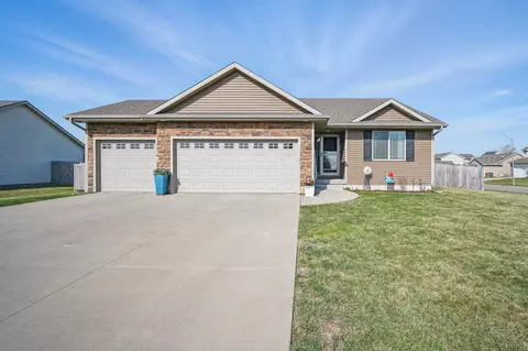 2812 SE Diamond Dr, Grimes, IA 50111