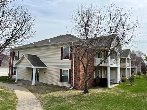 2128 NW 156th St #19, Clive, IA 50325