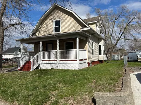 1921 9th St, Des Moines, IA 50314