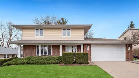 1302 E Detroit Ave, Indianola, IA 50125