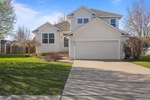 927 NE 41st St, Ankeny, IA 50021
