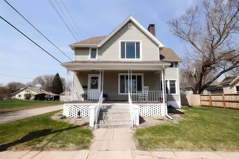 921 13th St, Boone, IA 50036