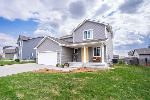821 36th St SW, Bondurant, IA 50035