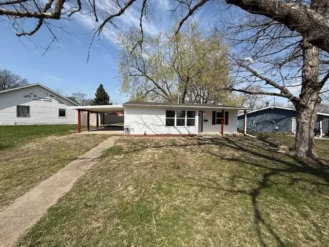 801 Middle St W, Knoxville, IA 50138