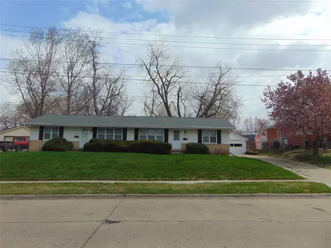 3317 48th St, Des Moines, IA 50310