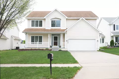 9040 Telford Cir, Johnston, IA 50131