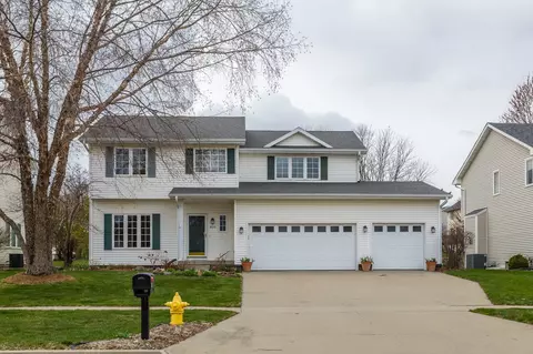 800 78th Pl, West Des Moines, IA 50266