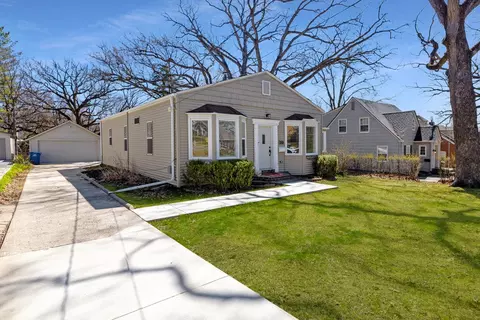 253 51st St, Des Moines, IA 50312