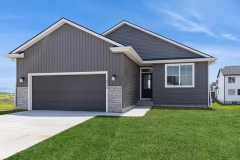 4215 NE 3rd St, Ankeny, IA 50021